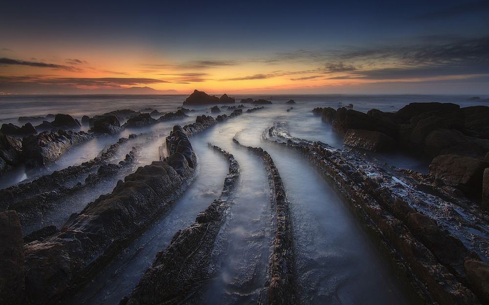 Обои для рабочего стола Barrika Beach, Spain / Баррика Бич, Испания, берега Бискайского залива, рассвет