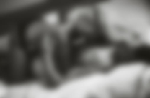 Обои на рабочий стол Парень с девушкой в постели, фотограф Stefan Hаusler