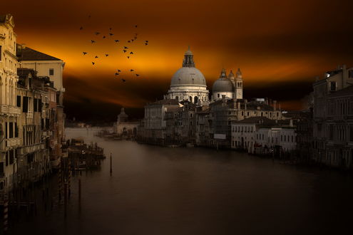 Обои на рабочий стол Венецианский канал на фоне заката, Venezia, Italy / Венеция, Италия