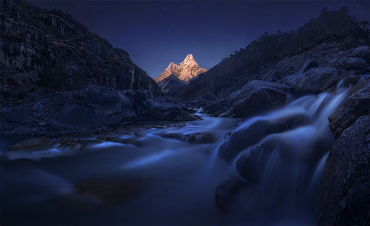 Обои на рабочий стол Ama Dablam, Himalayas, Nepal / Ама-Даблам - вершина в Гималаях, Непал, фотограф Max Rive