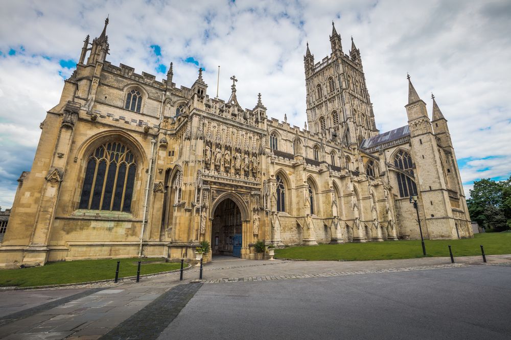 Обои для рабочего стола England UK, Gloucester Cathedral / Англия, Глостерский собор на фоне неба