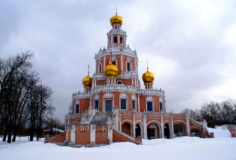 Обои на рабочий стол Православный храм в Филевском парке, в городе Москва, Россия