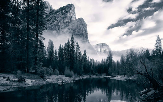 Обои на рабочий стол Горный пейзаж на берегу озера, Yosemite national Park / Йосемитский национальный парк, California / Калифорния, United States / США