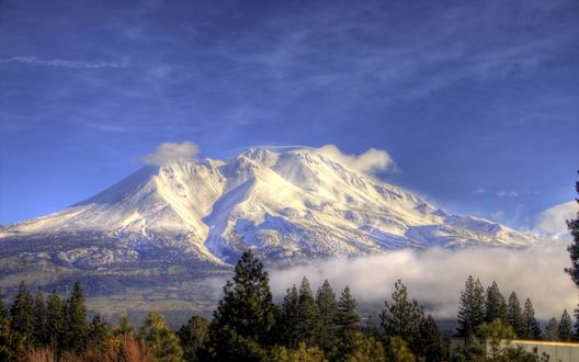 Обои на рабочий стол Заснеженная гора Шаста / Shasta, Калифорния, США