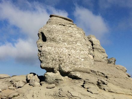 Обои на рабочий стол The Sphinx, Bucegi Mountains, Romania / Каменный сфинкс Бучеджь, необычное природное образование напоминающее египетского сфинкса, в горах Бучеджь, Румыния