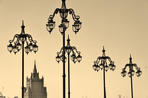 Обои на рабочий стол Красивые фонари на фоне высотного здания, by Antonov5454