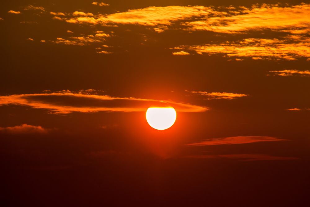Закатное солнце фото