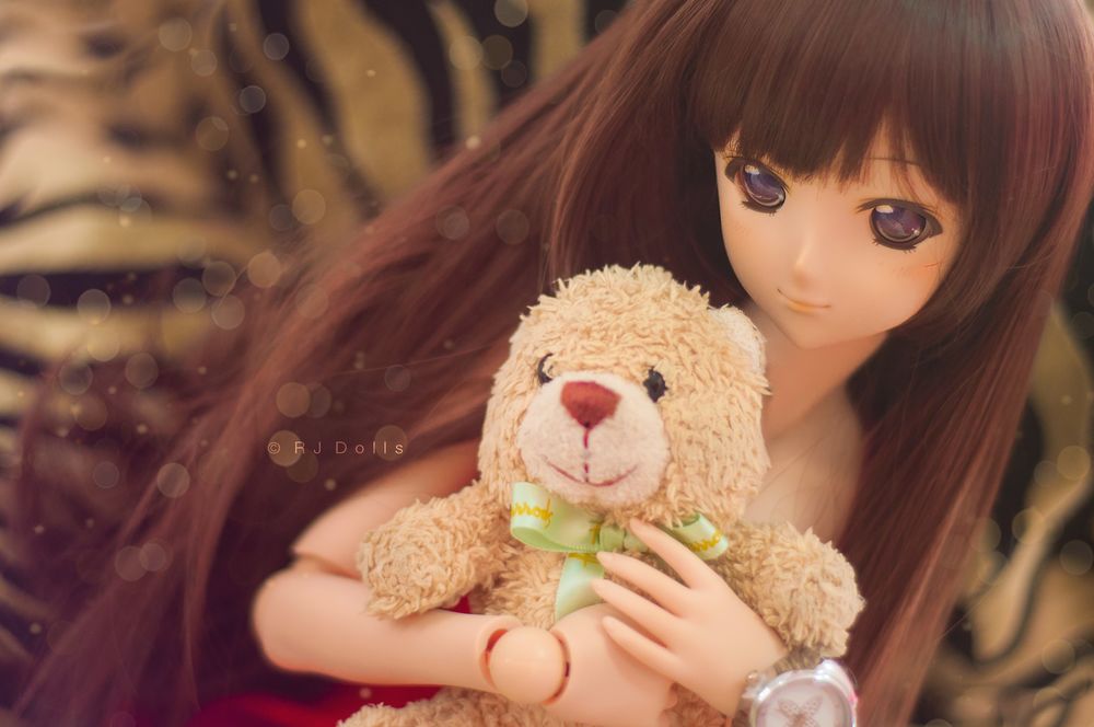 Обои для рабочего стола Девушка кукла с мишкой в руках, by RJDolls