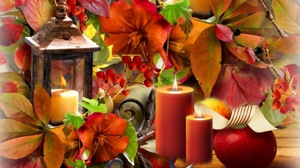 Обои для рабочего стола Осенний натюрморт, горящие свечи на фоне осенних листьев, горящий фонарь