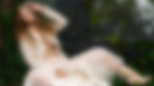 Обои на рабочий стол Американская модель и телеведущая Gigi Hadid / Джиджи Хадид, фотограф Karl Lagerfeld