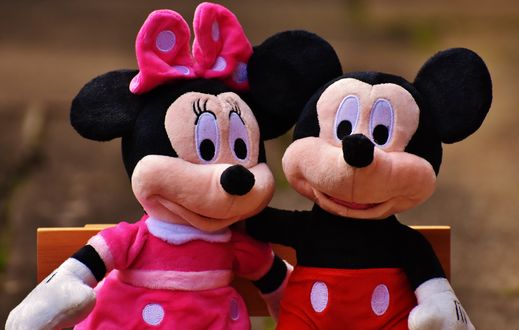 Обои на рабочий стол Две игрушки Микки Мауса / Mickey Mouse