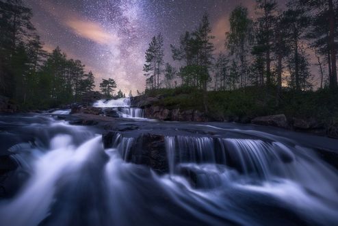 Обои на рабочий стол Водопад в Str&;msoddbygda, Ringerike, Norway / Str&;msoddbygda, Рингерике, Норвегия, фотограф Ole Henrik Skjelstad
