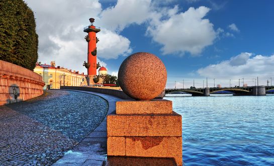 Обои на рабочий стол Набережная реки Невы, Санкт-Петербург / Saint Petersburg, Россия