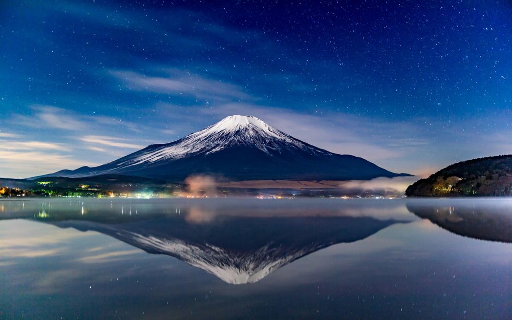 Обои для рабочего стола Япония, ночной вид на вулкан Фуджи / Fuji