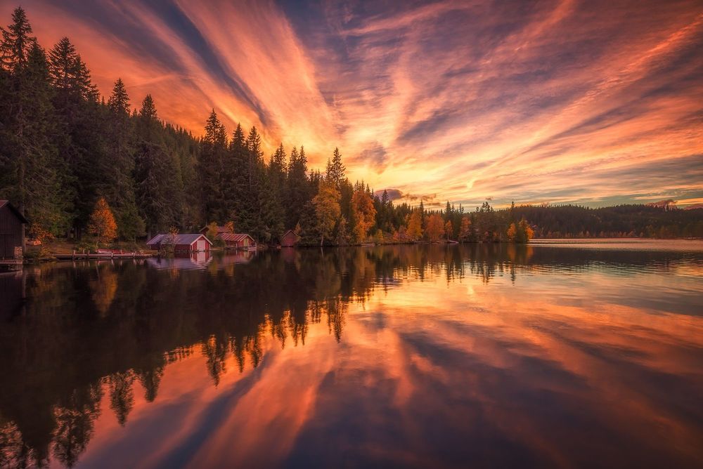 Обои для рабочего стола Озеро lake in Ringerike, Norway / Рингерик, Норвегия, фотограф Ole Henrik Skjelstad