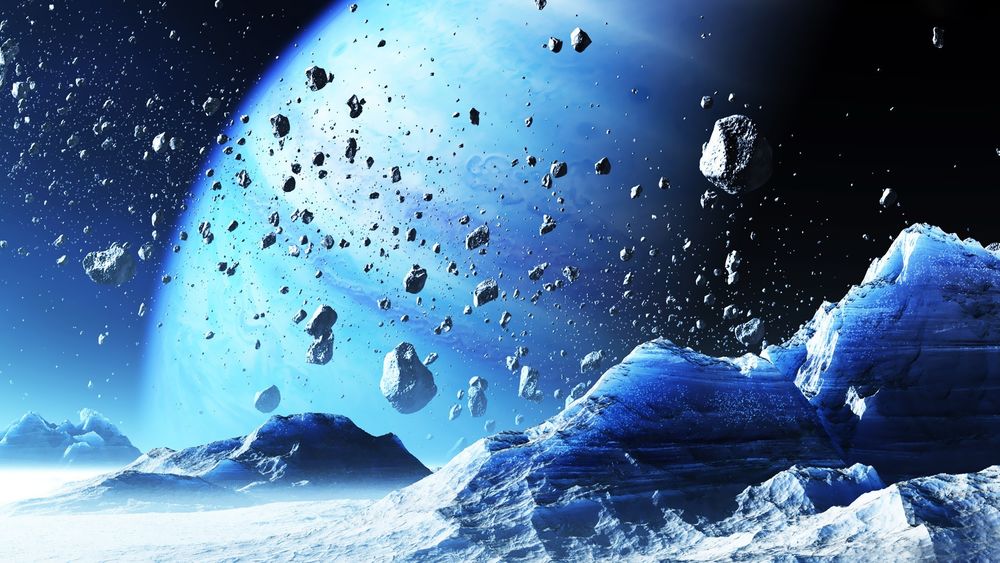 Обои для рабочего стола Ледяные горы на спутнике голубой планеты на фоне пояса астероидов