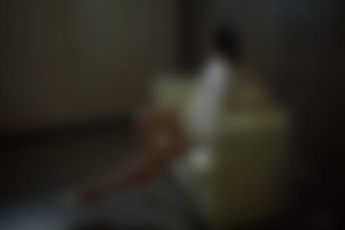 Обои на рабочий стол Балерина сидит на диванчике, фотограф Мочульский Леонид