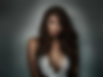 Обои на рабочий стол Девушка с оголенной грудью, фотограф Peter Coulson