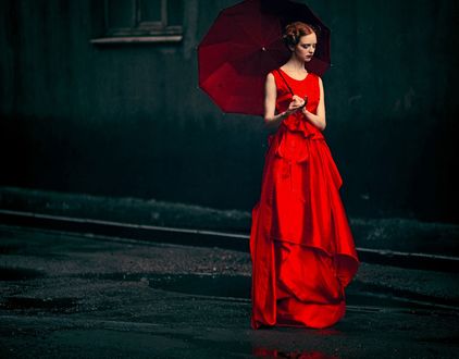 Обои на рабочий стол Девушка в длинном красном платье и с красным зонтом, by Anka Zhuravleva