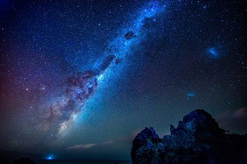 Обои на рабочий стол Млечный путь на ночном небе в Wellington New Zealand / Веллингтоне Новой Зеландии, фотограф Michael Jordanoff
