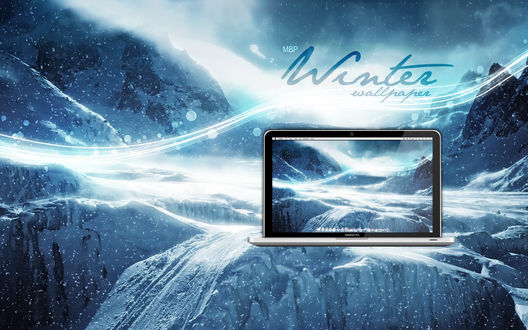 Обои на рабочий стол Горы в снегу отражаются в мониторе компьютера (Winter Wallpaper)