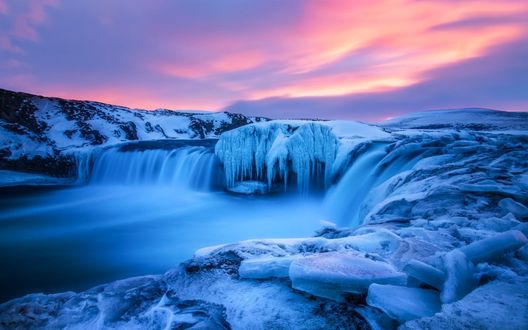 Обои на рабочий стол Голубые льды под розовым небом, фотограф Daniel Herr