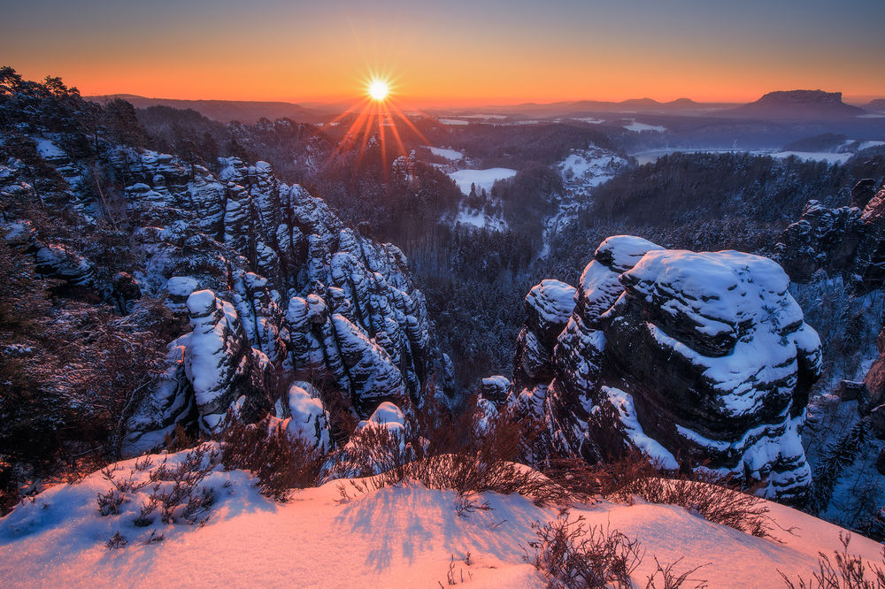 Обои для рабочего стола Работа Winter sunrise / зимний рассвет, фотограф Pawel Uchorczak