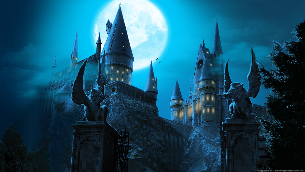 Обои для рабочего стола Замок Хогвардс из Гарри Поттера ночью под луной