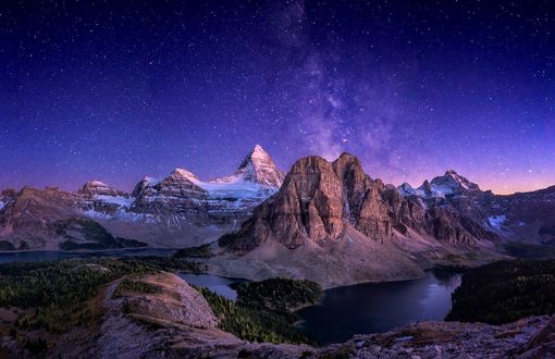 Обои на рабочий стол Горы под звездным небом, фотограф Timothy Poulton