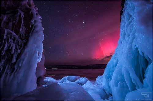 Обои на рабочий стол Северное сияние над Байкалом, фотограф Толстнев Станислав
