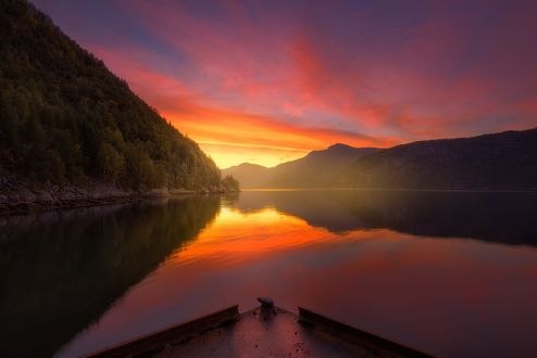 Обои на рабочий стол Закат в Eidfjord, Hardanger, Norway / Eidfjord, Хардангер, Норвегия, фотограф Ole Henrik Skjelstad