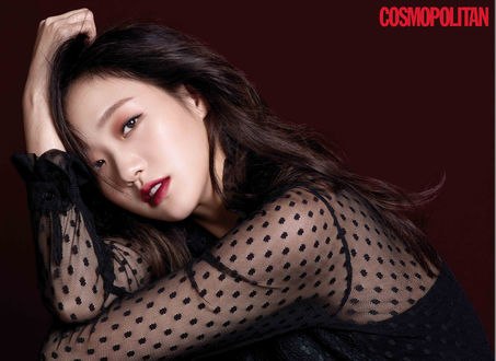 Обои на рабочий стол Южнокорейская актриса Kim Go Eun / Ким Го Ын, Фотосессия для журнала Cosmopolitan