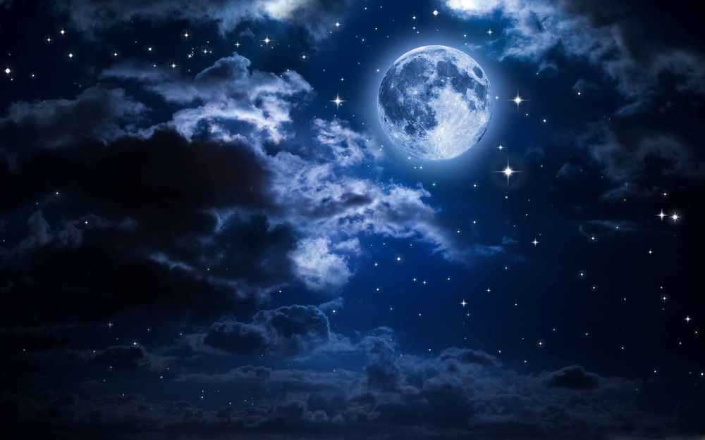 Обои на рабочий стол Луна на красивом ночном звездном небе, обои для  рабочего стола, скачать обои, обои бесплатно