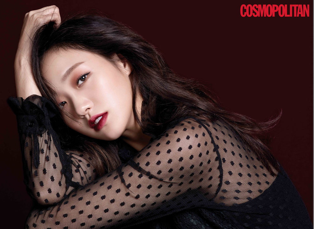 Обои для рабочего стола Южнокорейская актриса Kim Go Eun / Ким Го Ын, Фотосессия для журнала Cosmopolitan