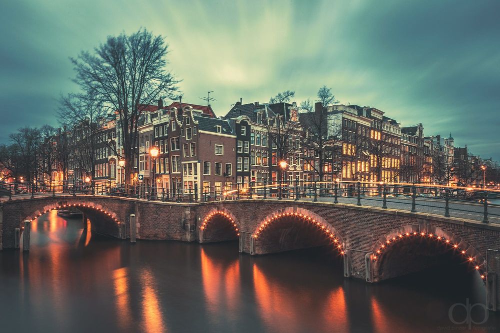 Обои для рабочего стола Ночной Amsterdam / Амстердам, мост через канал, фотограф David Pinzer