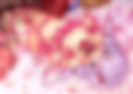 Обои для рабочего стола Смущенная обнаженная Vocaloid Yuzuki Yukari / Вокалоид Юзуки Юкари перевязанная розовыми ленточками лежит на кровати держа в руках коробку конфет в форме сердечка, на простыне лепестки цветов и много подушек в форме сердечка, art by bug (artist)