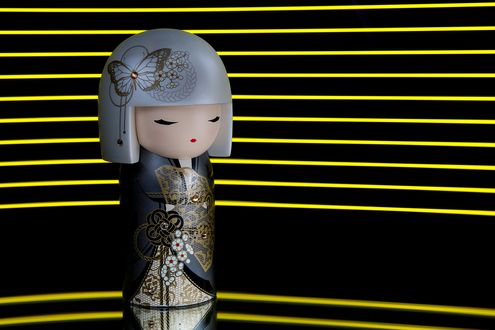 Обои на рабочий стол Традиционная японская кукла - kokeshi