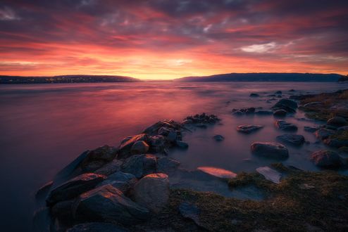 Обои на рабочий стол Утро в конце декабря в Tyrifjorden, Norway / Тюрифьорд, Норвегия, фотограф Ole Henrik Skjelstad