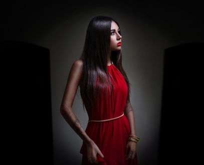 Обои на рабочий стол Модель Diana Melison / Диана Мелисон в красном платье