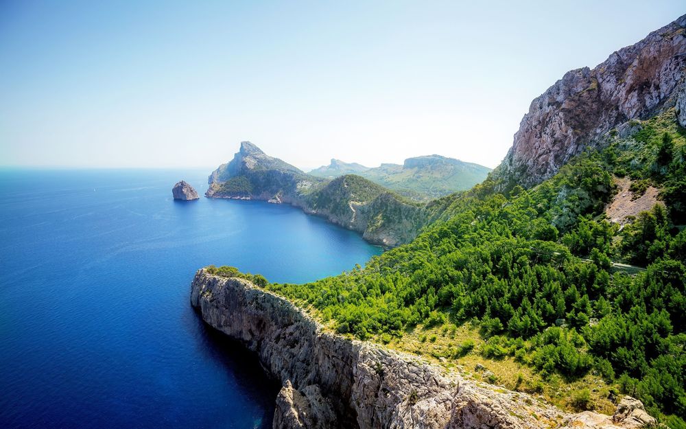 Обои для рабочего стола Мыс Форментор / Cap de Formentor на острове Мальорка / Майорка / Mallorca / Majorca в Испании / Spain / Espa&;a в Средиземном море