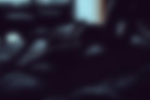 Обои на рабочий стол Девушка в нижнем белье лежит на постели, фотограф Martin Strauss