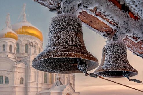 Обои на рабочий стол Два колокола в изморози, by Kirmer