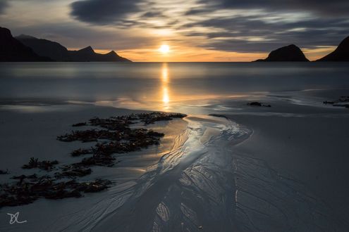 Обои на рабочий стол Красивый пляж на Lofoten Islands - Norway / Лофотенских островах, Норвегия, фотограф Didier LANORE