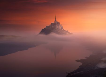 Обои на рабочий стол Замок в окружении облаков, фотограф İlhan Eroglu