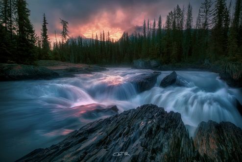 Обои на рабочий стол Восход у Изумрудного озера, British Columbia / Британская Колумбия, фотограф Carl Pan