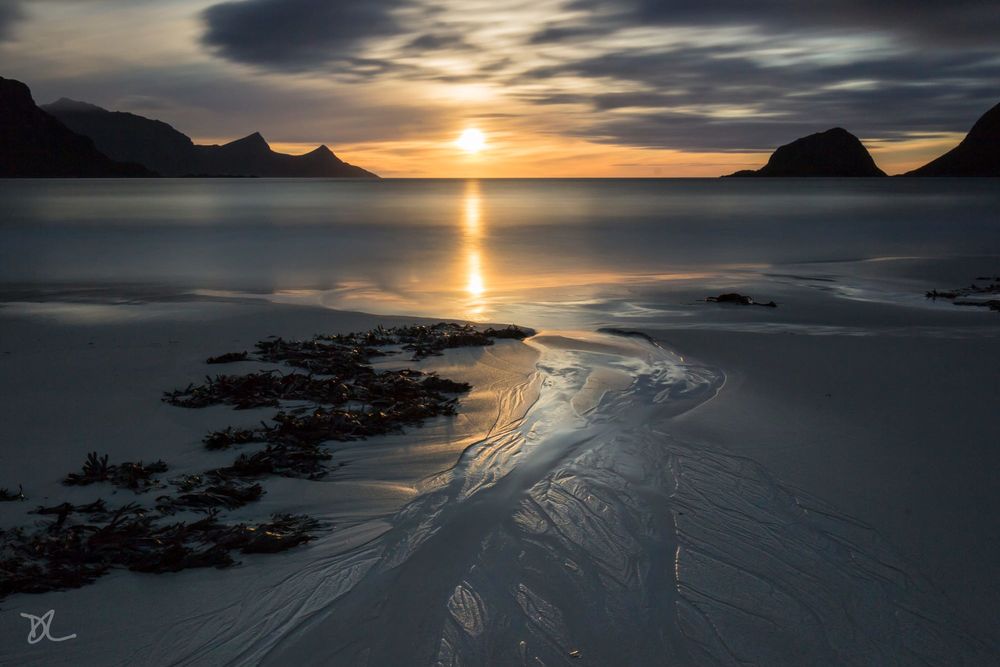 Обои для рабочего стола Красивый пляж на Lofoten Islands - Norway / Лофотенских островах, Норвегия, фотограф Didier LANORE