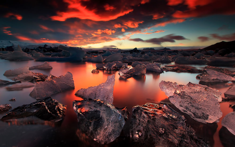 Обои для рабочего стола Закат над Jokulsarlon ледники лагуны в Iceland / Исландии, фотограф Iurie Belegurschi