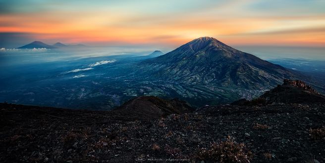Обои на рабочий стол Вид с вулкана Мерапи, Indonesia / Индонезия, by Manjik photography