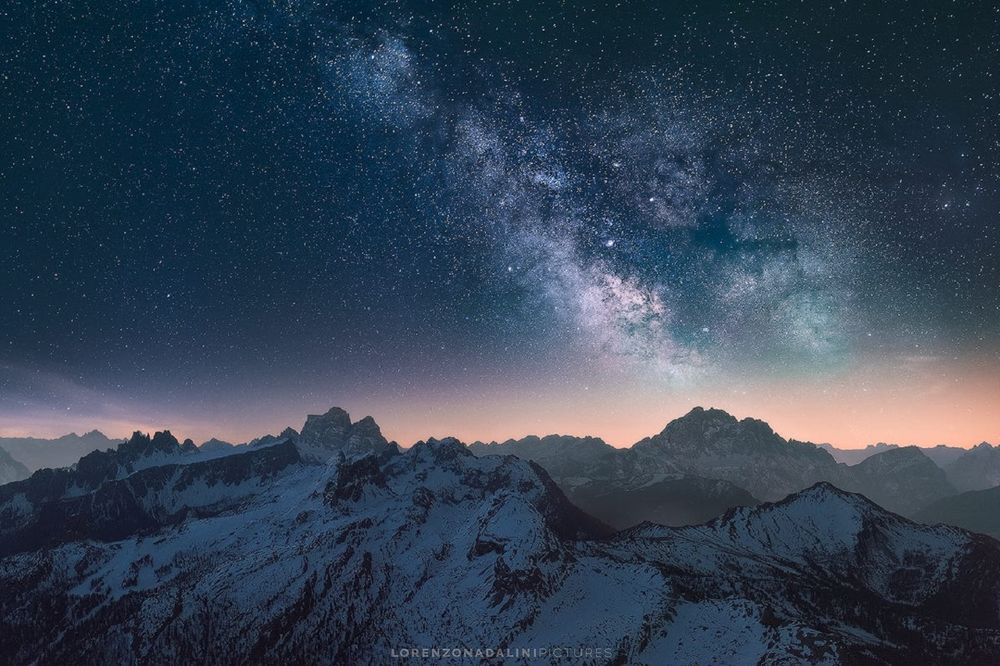 Обои для рабочего стола Горы под ночным небом, фотограф Lorenzo Nadalini
