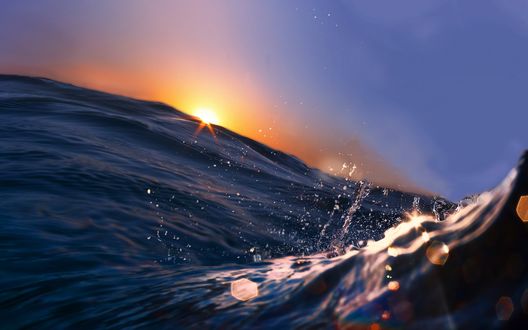 Обои на рабочий стол Морская волна крупным планом